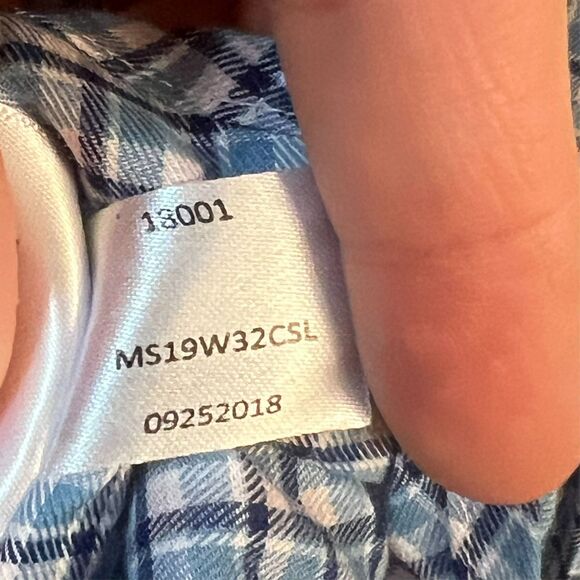 Peter Millar Button Down Shirt XL Blue Plaid Comfort Lightweight Office Cotton - Picture 6 of 9